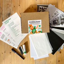 Ladda upp bild till gallerivisning, RisooLådan - Vykort