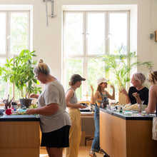 Ladda upp bild till gallerivisning, Gör din egen 2027 väggkalender
